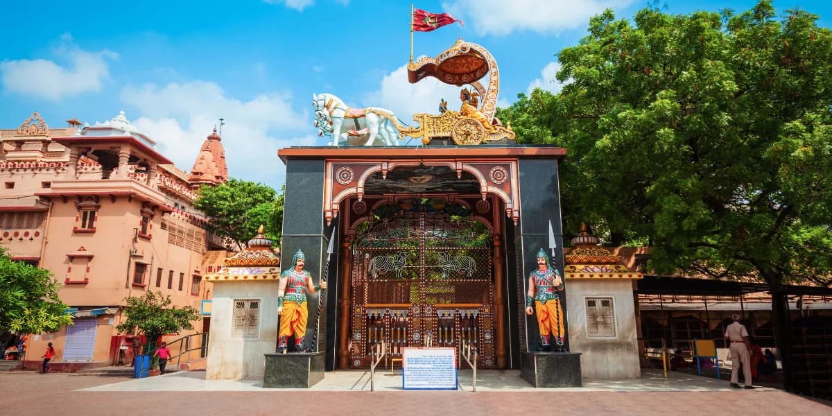 Mathura temples and ghats — best time to visit