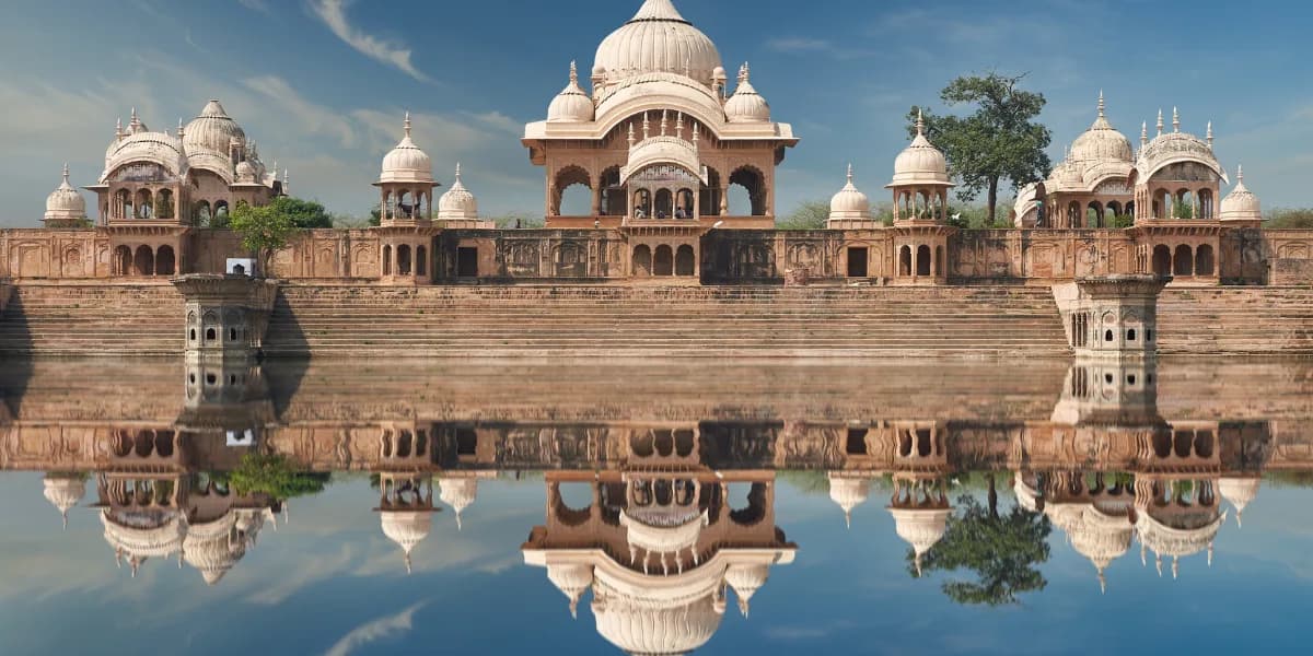 Kusum sarovar visit in 2 Days Mathura Vrindavan Tour